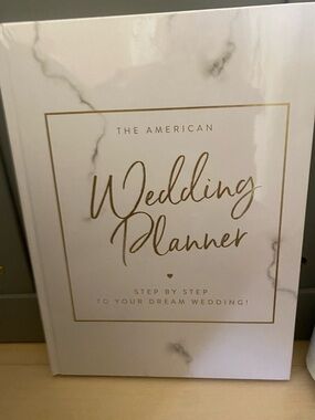 💍 Wedding Planner — White with Gold Accent